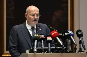 ANKARA (AA) – Ticaret Bakanı Ömer Bolat, gümrüklerde bu yıl