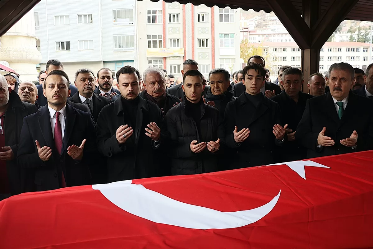 Yazar ve siyaset bilimci Mustafa Çalık Gümüşhane'de son yolculuğuna uğurlandı