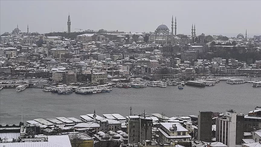 İstanbul’da cuma ve cumartesi günleri hafif kar yağışı bekleniyor