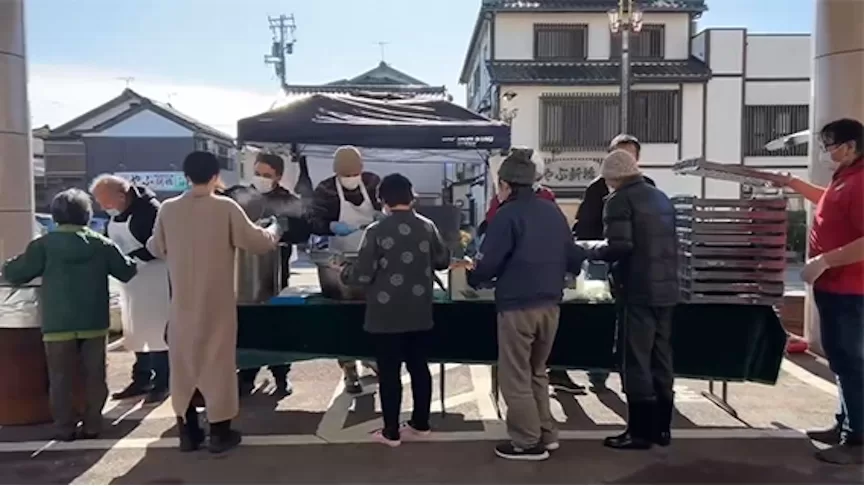 Türk sivil toplumu Japonya’daki depremzedelere sıcak yemek dağıttı