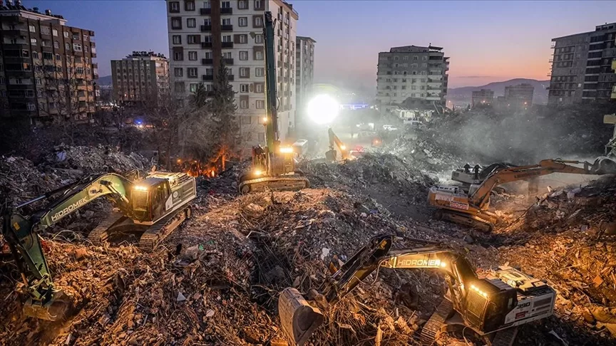 Depremde 52 kişinin öldüğü Reyyan Apartmanı’na ilişkin sanıkların yargılanmasına başlandı