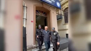 - Beyoğlu'nda rutin asayiş uygulaması sırasında yakalanan Hisami Apartmanı'nın arsa