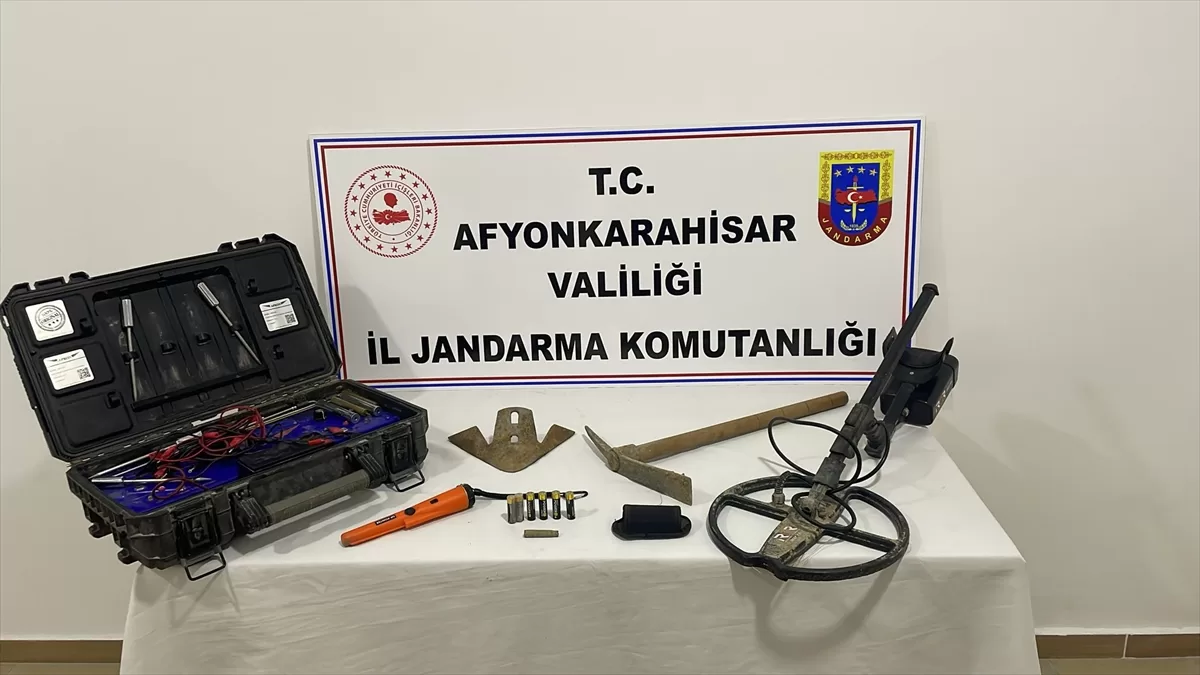 Afyonkarahisar'da kaçak kazı yaptıkları iddiasıyla 3 şüpheli yakalandı