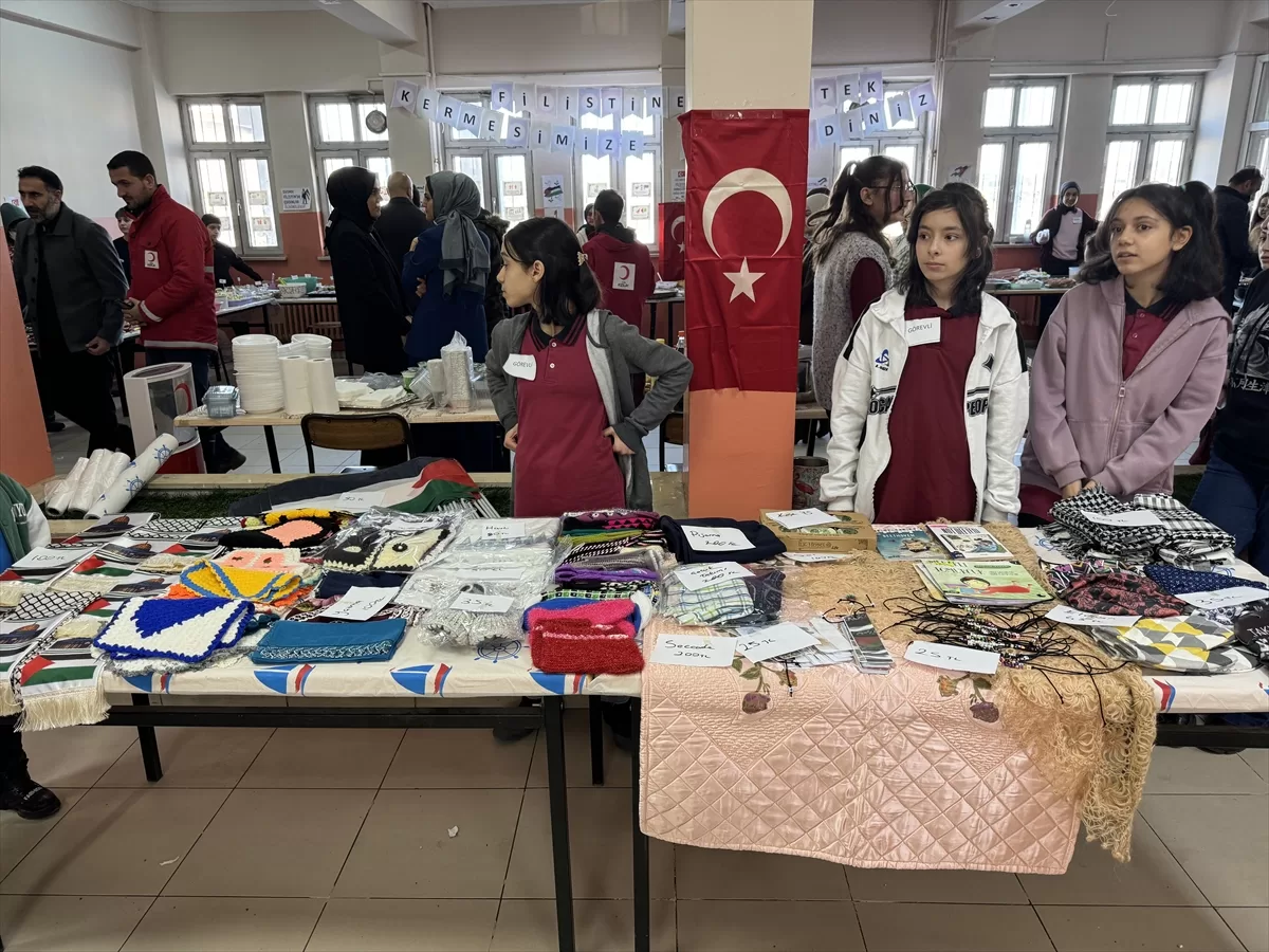 Ağrı'daki okullarda Filistin için kermes düzenleniyor