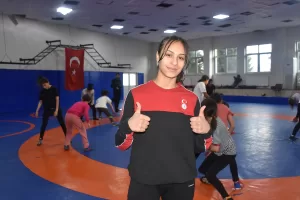 AFYONKARAHİSAR (AA) – CANAN TÜKELAY – Afyonkarahisar'ın Sinanpaşa ilçesinde aralarında