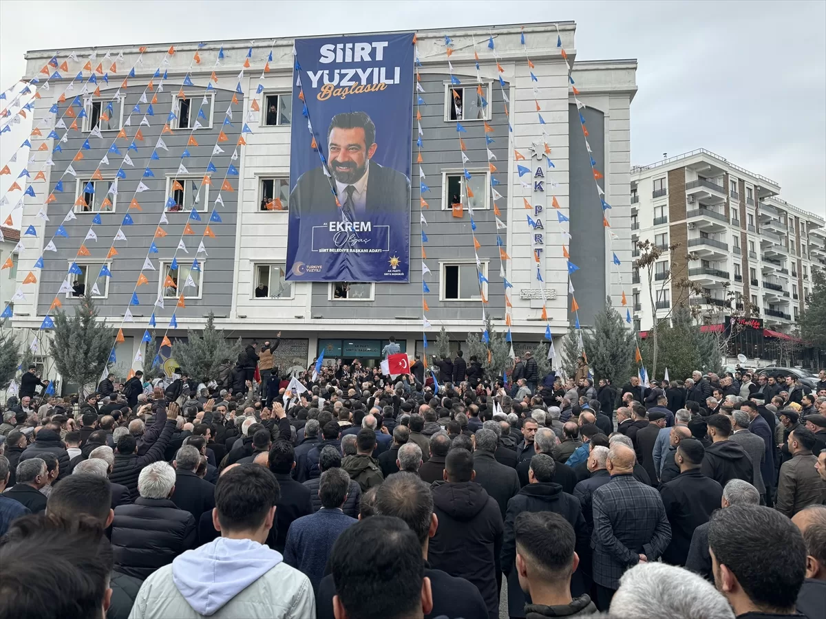 AK Parti Siirt Belediye Başkan adayı Ekrem Olğaç kentte coşkuyla karşılandı