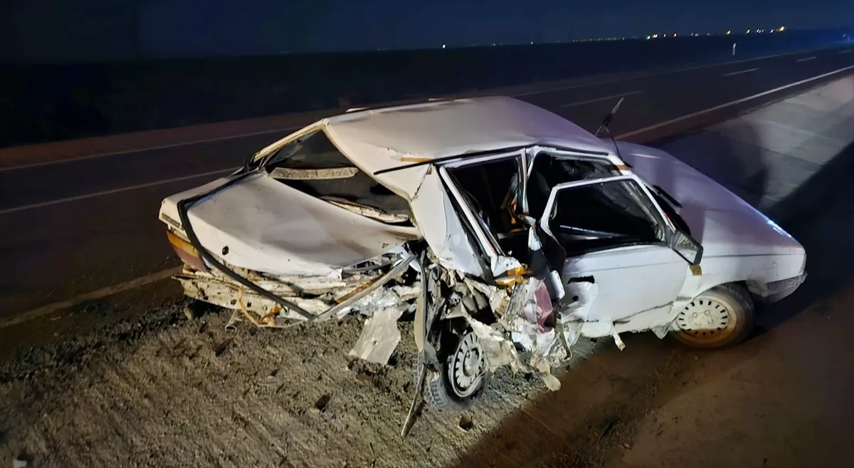 Aksaray'da iki otomobilin çarpıştığı kazada 3 kişi yaralandı