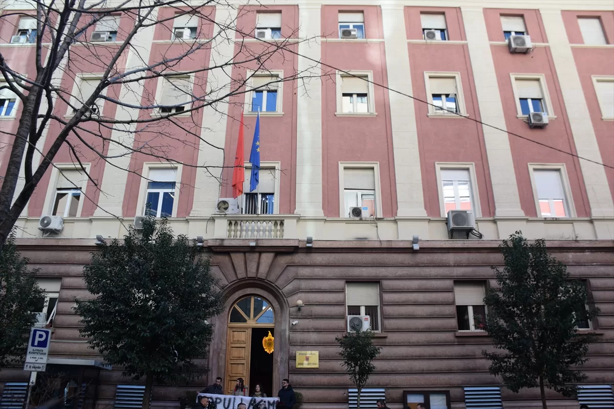 Arnavutluk Anayasa Mahkemesi, İtalya ile yapılan “göç anlaşmasını” anayasaya uygun buldu