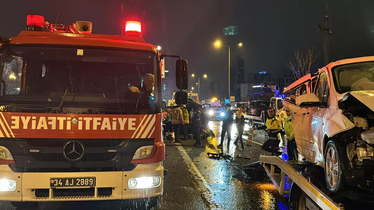 Ataşehir'de trafik kazalarında 5 kişi yaralandı