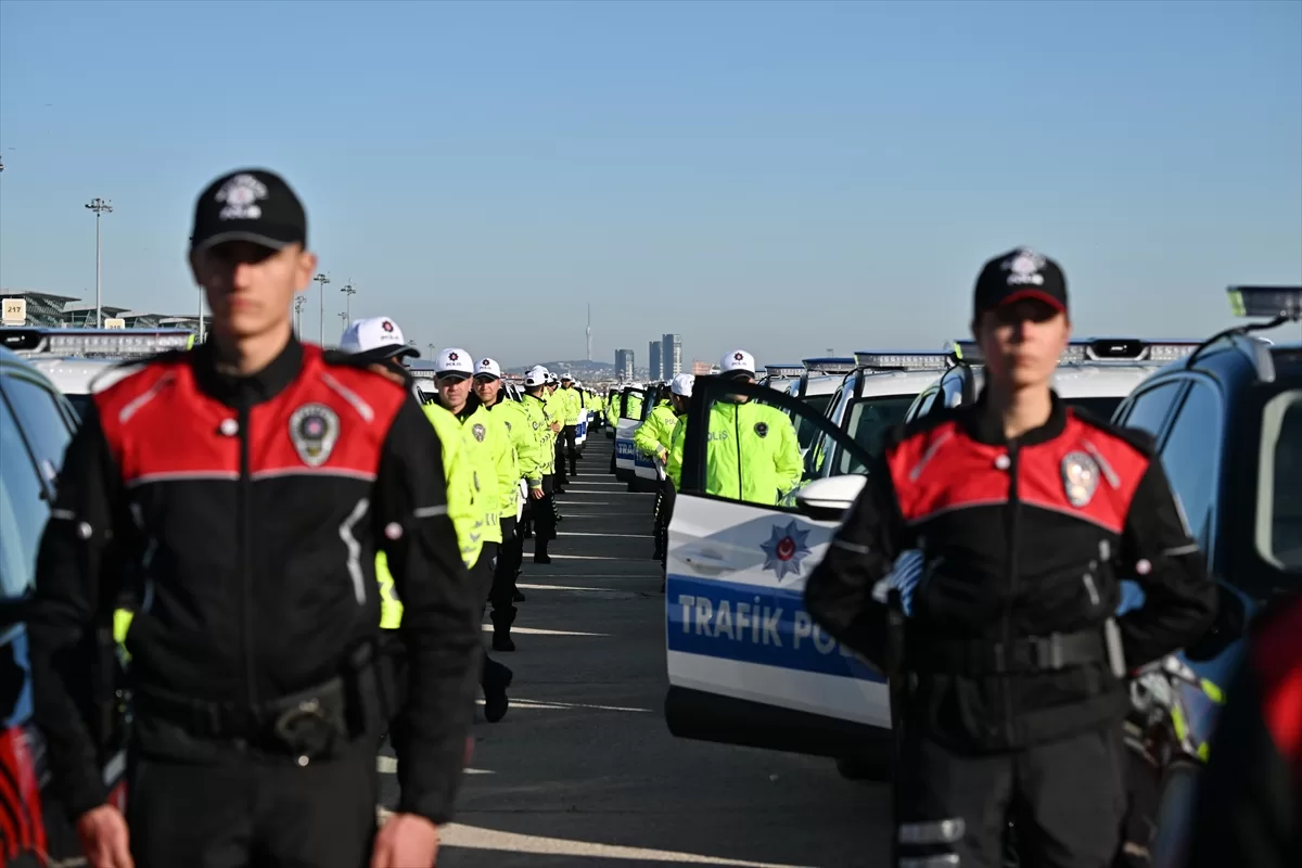 Bakan Yerlikaya İstanbul Emniyeti'ne personel-araç katılım töreninde konuştu: