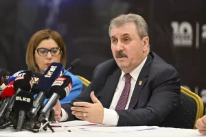 - "(Yerel seçimler) Büyük Birlik Partisi tabanının, camianın motive edilmesi