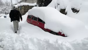 VAN (AA) – Van, Hakkari ve Bitlis'te olumsuz hava şartları