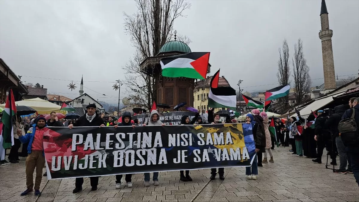 Bosna Hersek'in başkenti Saraybosna'da Filistin'e destek yürüyüşü düzenlendi