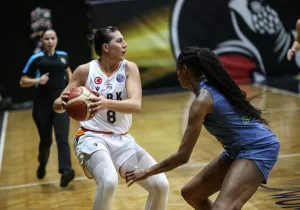 Salon: Edip Buran Hakemler: Lukasz Jankowski (Polonya), Cecilia Toth (Macaristan),