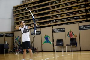 ANTALYA (AA) – SÜLEYMAN ELÇİN – Henüz 7 yaşındayken "çelimsiz"