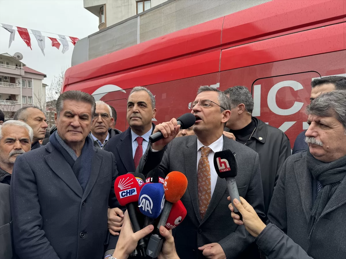 CHP Genel Başkanı Özgür Özel, Tunceli’de partililerle buluştu: