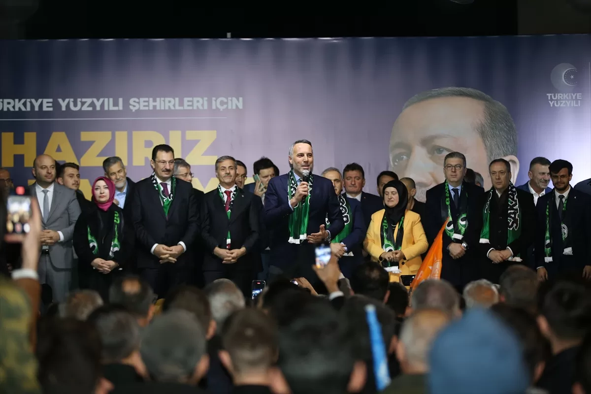 Cumhurbaşkanı Erdoğan, Sakarya Büyükşehir Belediye Başkan adayı Alemdar'ı karşılama törenine telefonla bağlandı: