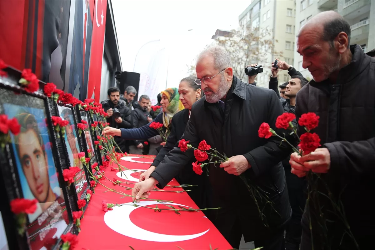 Diyarbakır'da dershane önündeki terör saldırısında hayatını kaybedenler anıldı