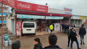 DİYARBAKIR (AA) – Diyarbakır'ın merkez Kayapınar ilçesinde kontrolden çıkan minibüsün