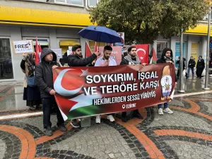 EDİRNE (AA) – Edirne'de İsrail'in Gazze'ye yönelik saldırıları protesto edildi.