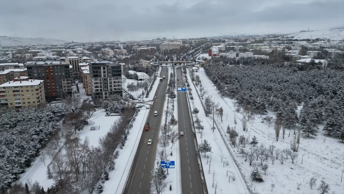 Erzurum, Ardahan ve Kars'ta kar yağışı etkisini sürdürüyor