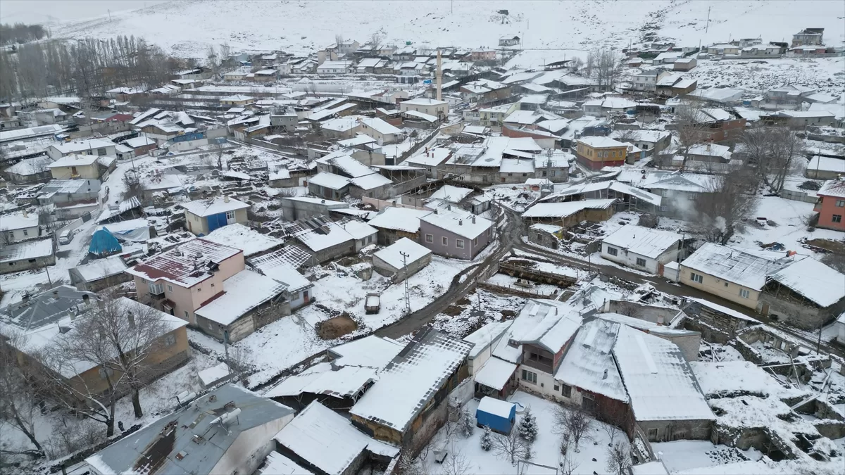 Erzurum'un kırsal mahallelerinde kışın yaşam zorlu geçiyor