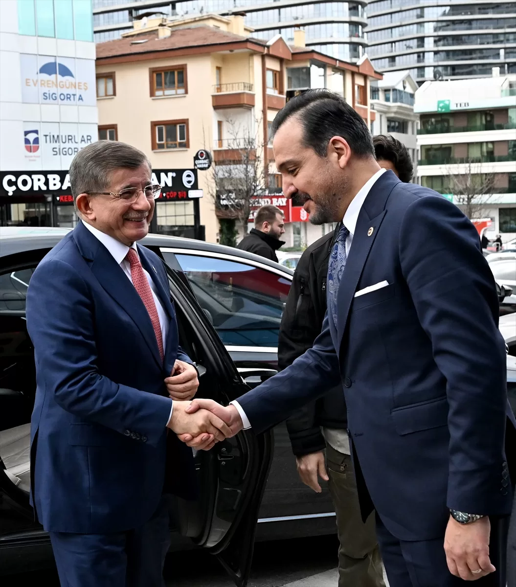 Gelecek Partisi Genel Başkanı Davutoğlu'ndan İYİ Parti Genel Başkanı Akşener'e ziyaret