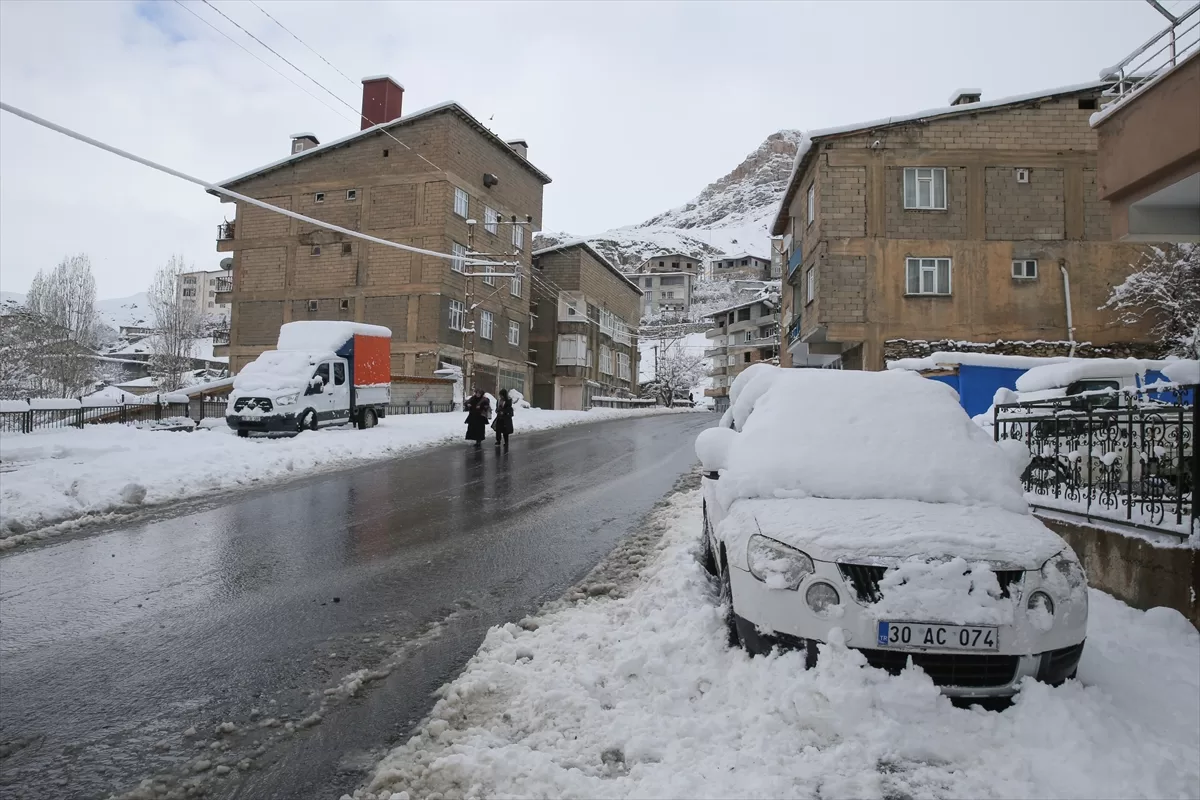Van, Hakkari, Bitlis ve Muş'ta 508 yerleşim birimine ulaşım sağlanamıyor