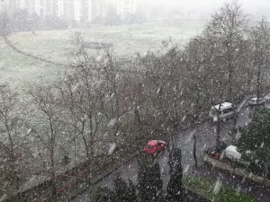 - Pendik, Kartal, Tuzla, Sultanbeyli ve Ataşehir'de aralıklarla sulu kar