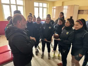 HAKKARİ (AA) – Türkiye Futbol Federasyonu Kadınlar 2. Ligi D