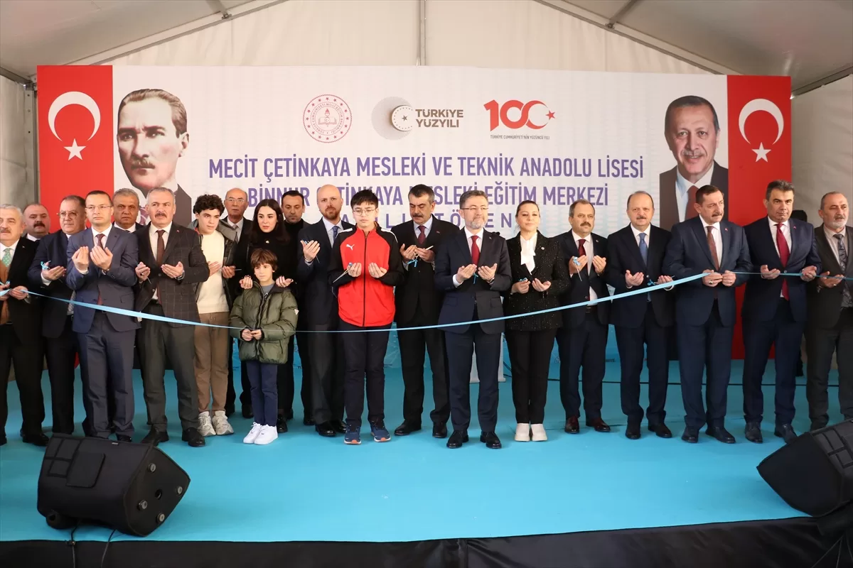 Kastamonu'da hayırsever ailenin yaptırdığı meslek lisesi ve mesleki eğitim merkezi açıldı (2)