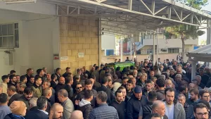 KOCAELİ (AA) – Kocaeli'nin Darıca ilçesinde eski eşi tarafından tabancayla