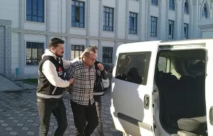 KOCAELİ (AA) – Kocaeli'nin Darıca ilçesinde, eski eşini silahla öldüren