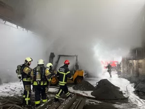 KOCAELİ (AA) – Kocaeli'nin Gebze ilçesindeki bir atölyede patlayan boş