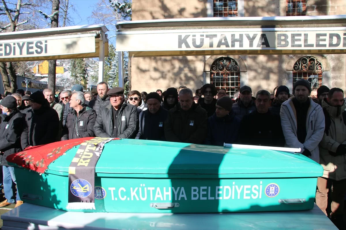 Kütahya'da sağlıkçıların Kovid-19 mücadelesini fotoğraflarıyla yansıtan diş hekimi vefat etti