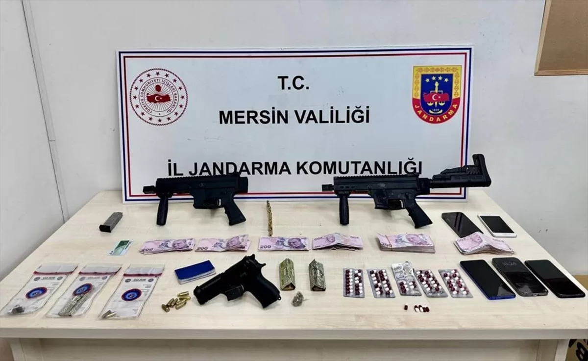 Mersin'de silah kaçakçılığı yapan 2 zanlı tutuklandı