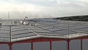 OSMANİYE (AA) – Osmaniye Organize Sanayi Bölgesi'ndeki tekstil fabrikasında çıkan