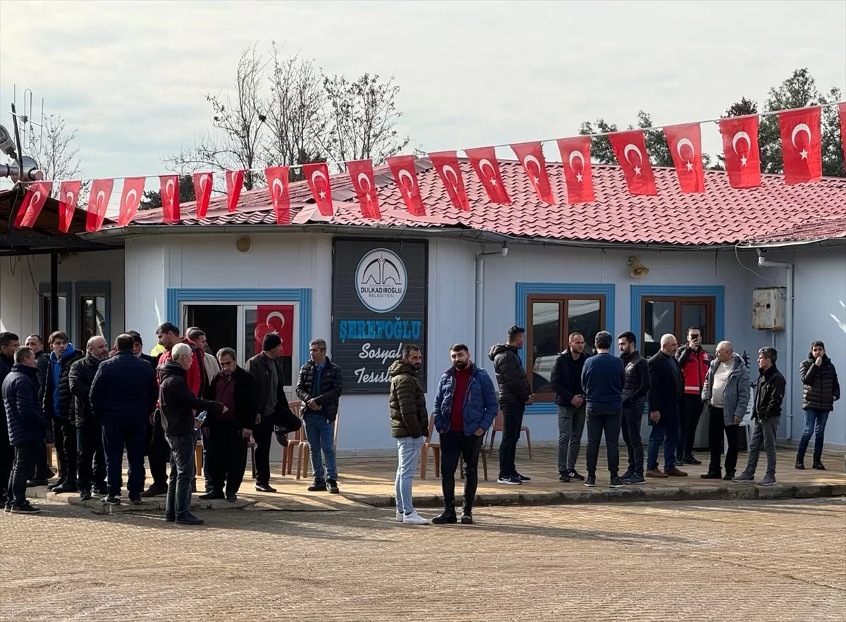 Pençe-Kilit Harekatı bölgesinde şehit olan Özdemir'in ailesine taziye ziyareti