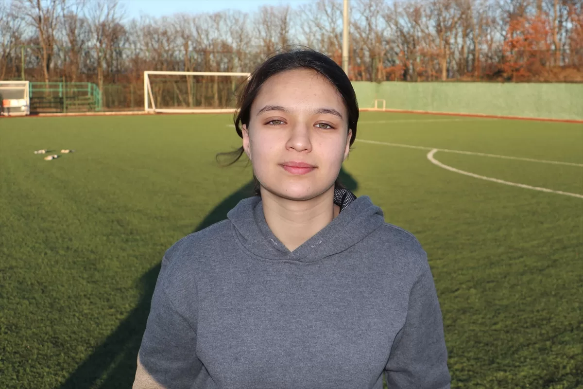 Samsunlu 13 yaşındaki Nehir, geleceğin 33 yıldız kız futbolcu adayı arasına seçildi
