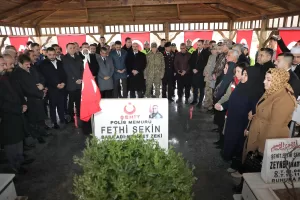 - Anma programında Fethi Sekin anısına düzenlenen "Benim için Fethi