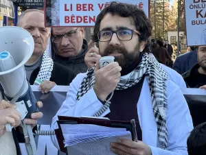 DİYARBAKIR/SİİRT (AA) – Diyarbakır ve Siirt'te hekimler, giydikleri beyaz önlüklerle