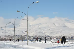 VAN (AA) – Van, Hakkari ve Bitlis'te olumsuz hava koşulları