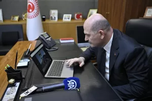 - "Bir fotoğraf seçkisi belki bir yılı ancak bu kadar