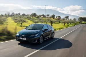 - Toyota, 2025 yılında Avrupa'da yıllık 180 binin üzerinde hafif