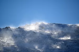 TRABZON (AA) – Trabzon'un Maçka ilçesinde kar yağışının etkili olduğu