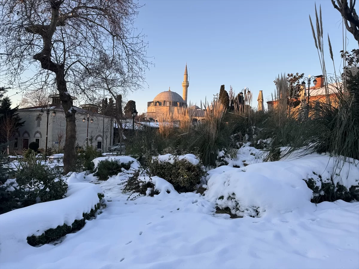 Trakya'da etkili olan kar yağışı yerini soğuk havaya bıraktı