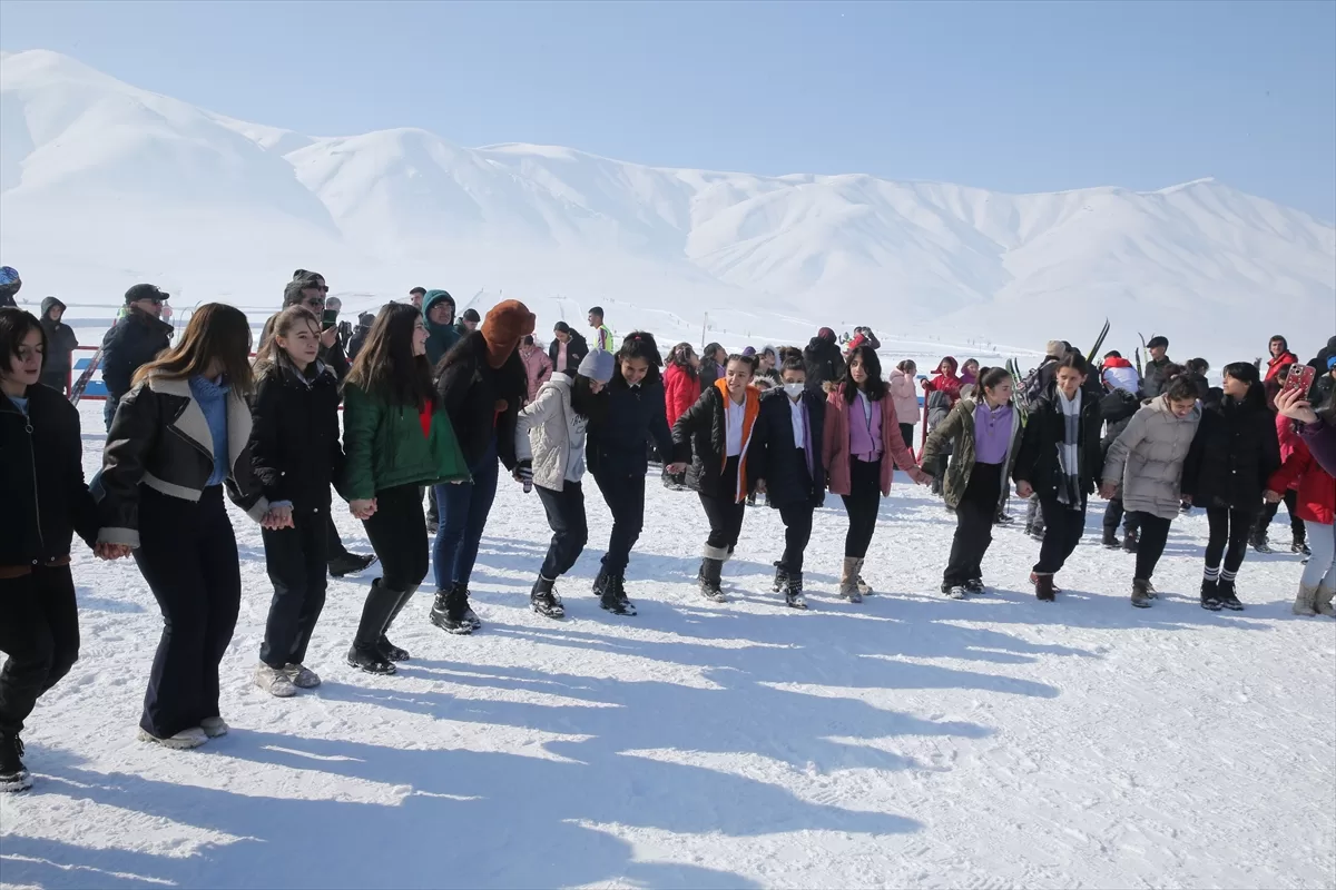 Türkiye Kayaklı Koşu Eleme Yarışması, Yüksekova'da başladı