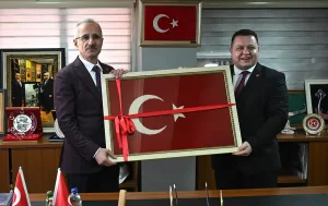 MANİSA (AA) – Ulaştırma ve Altyapı Bakanı Abdulkadir Uraloğlu, AK