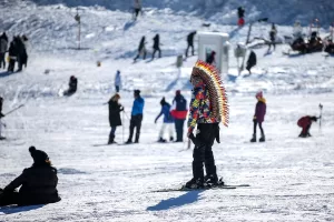 - Otellerde konaklayan tatilciler ve günübirlikçiler teleski ve telesiyejlerde uzun