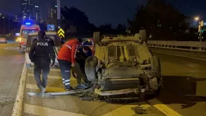 İSTANBUL (AA) – Üsküdar'da iki otomobilin çarpışması sonucu 4 kişi
